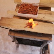 A pleasant time camping with the children in winter