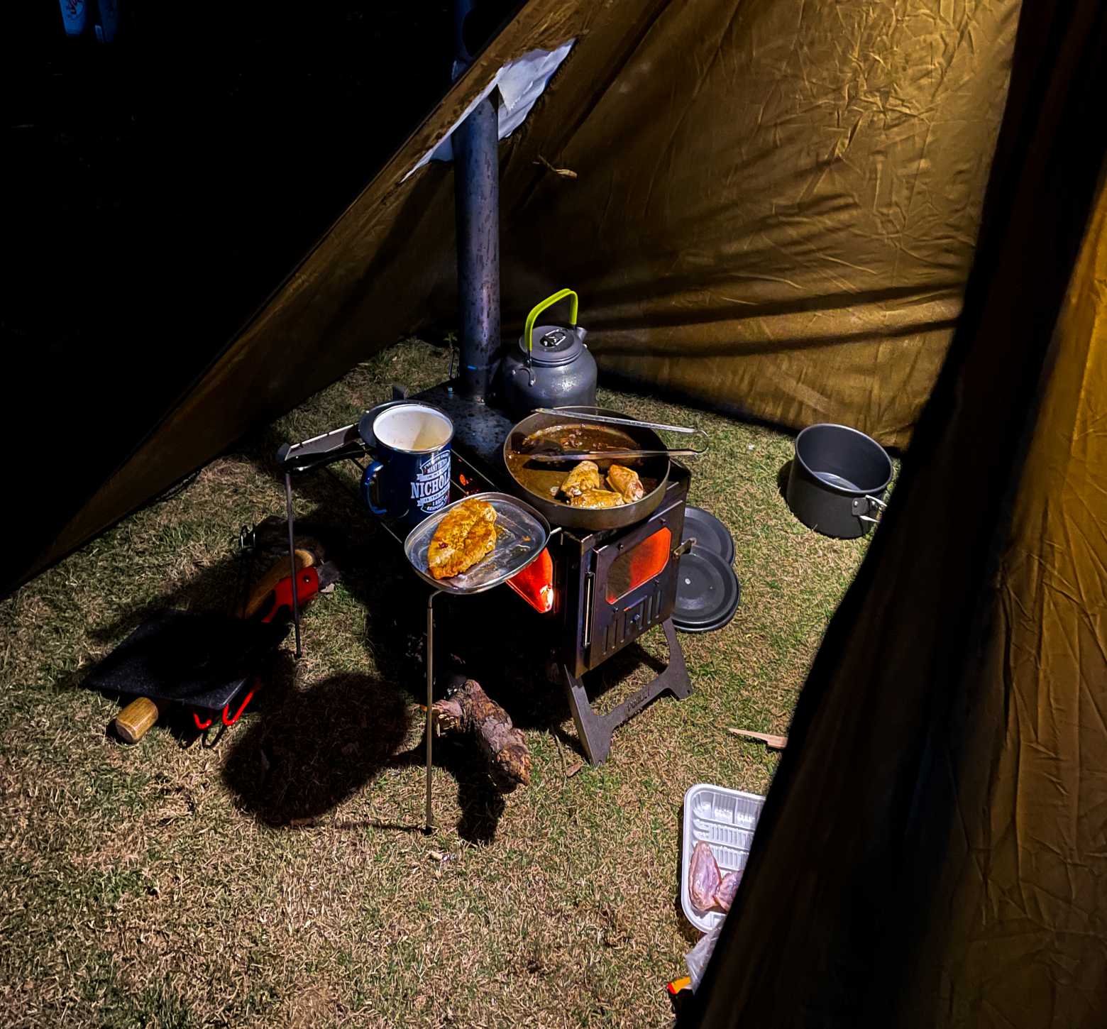 Take my stove and tent go camping  第2张