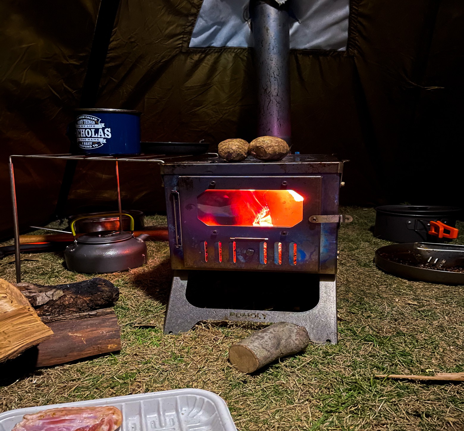 Cooking food on the stove  第3张