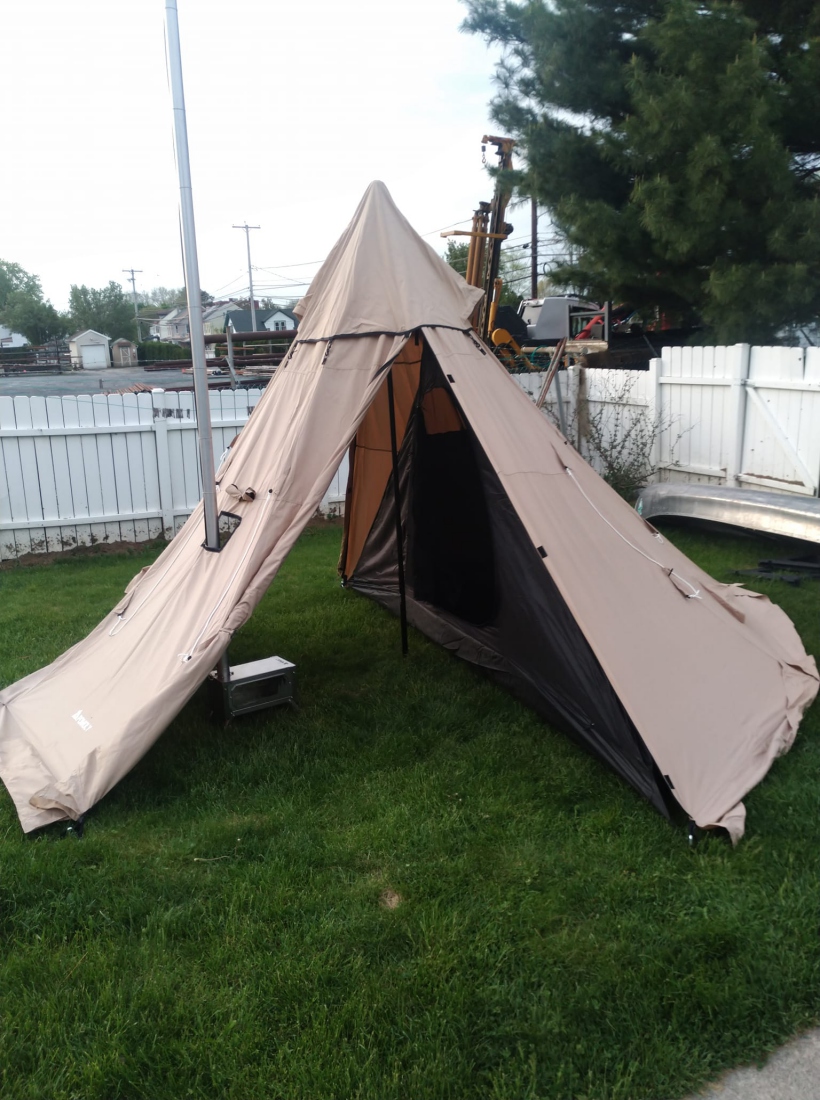 Set up a tent in the backyard  第2张