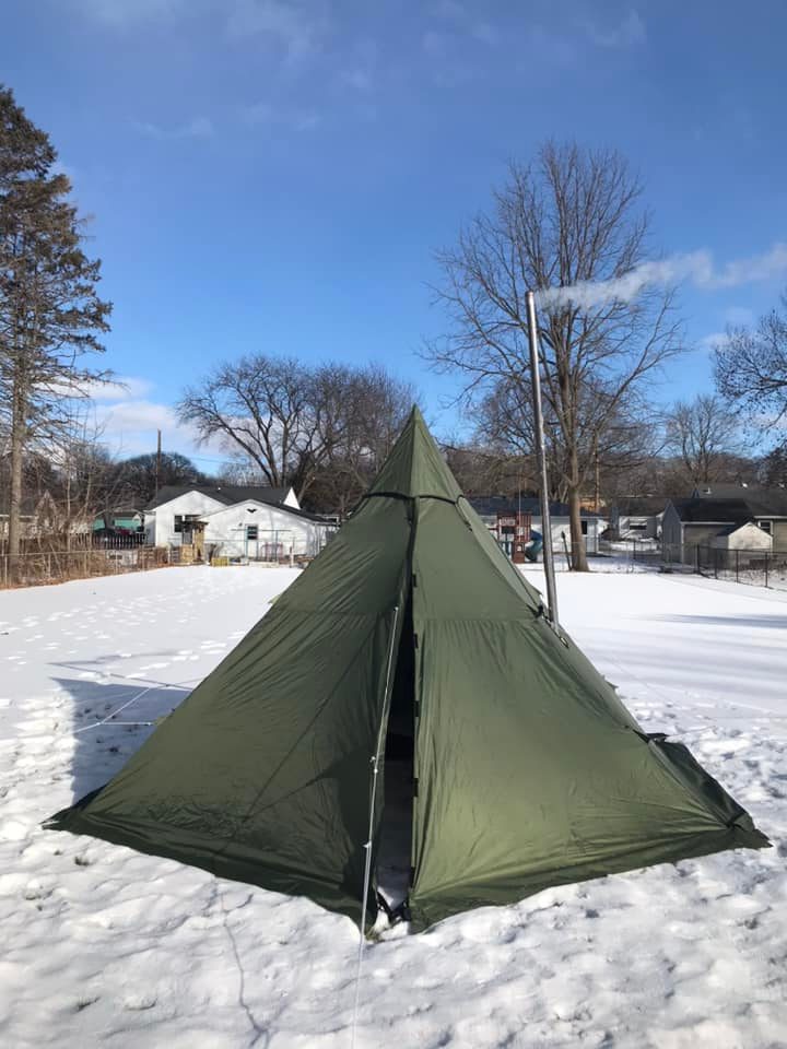 Have a winter camping with the dog  第3张