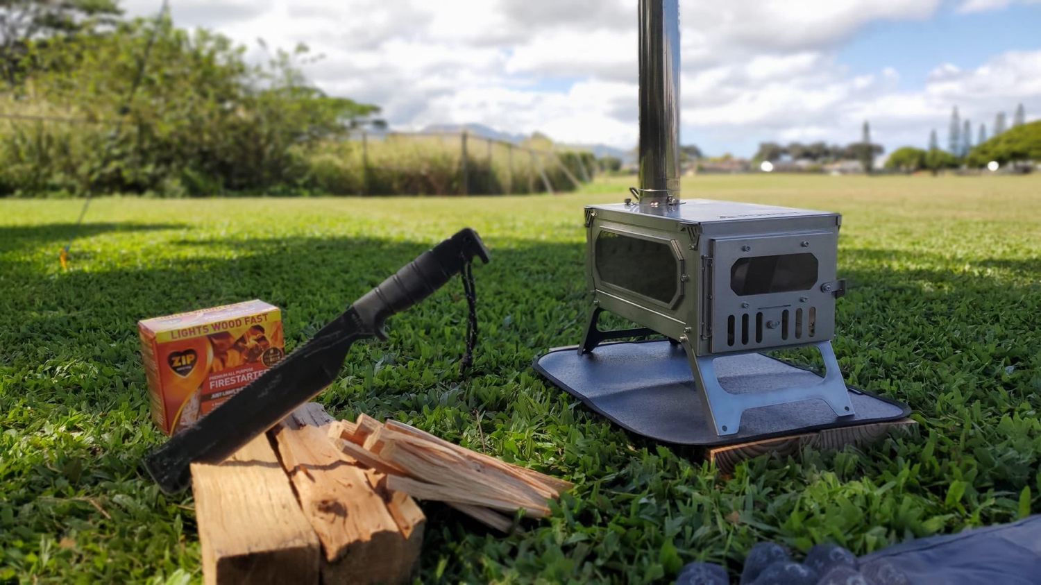 Camping with the stove on a sunny day  第2张