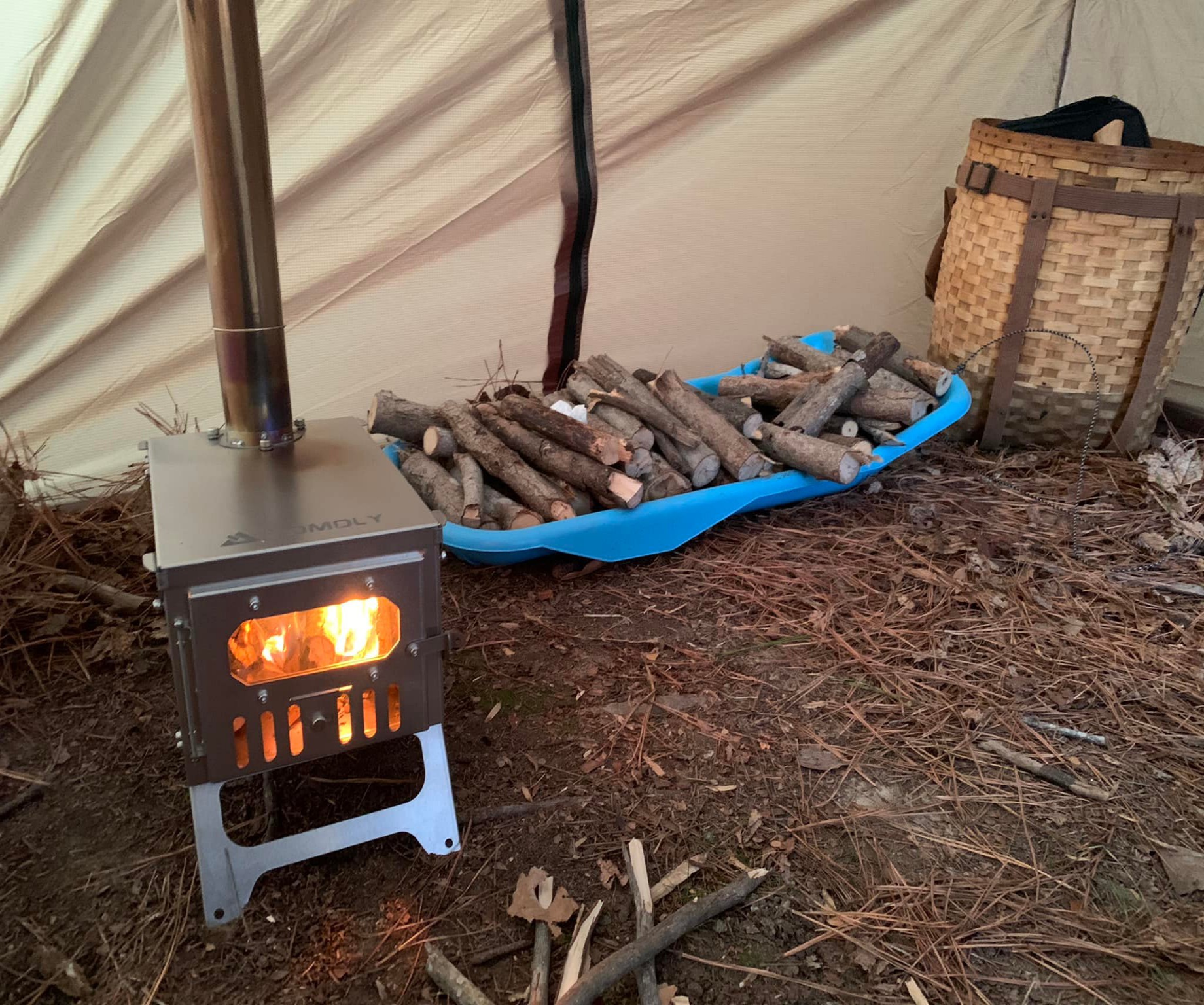 Real hot tent camping with a Pomoly stove  第3张