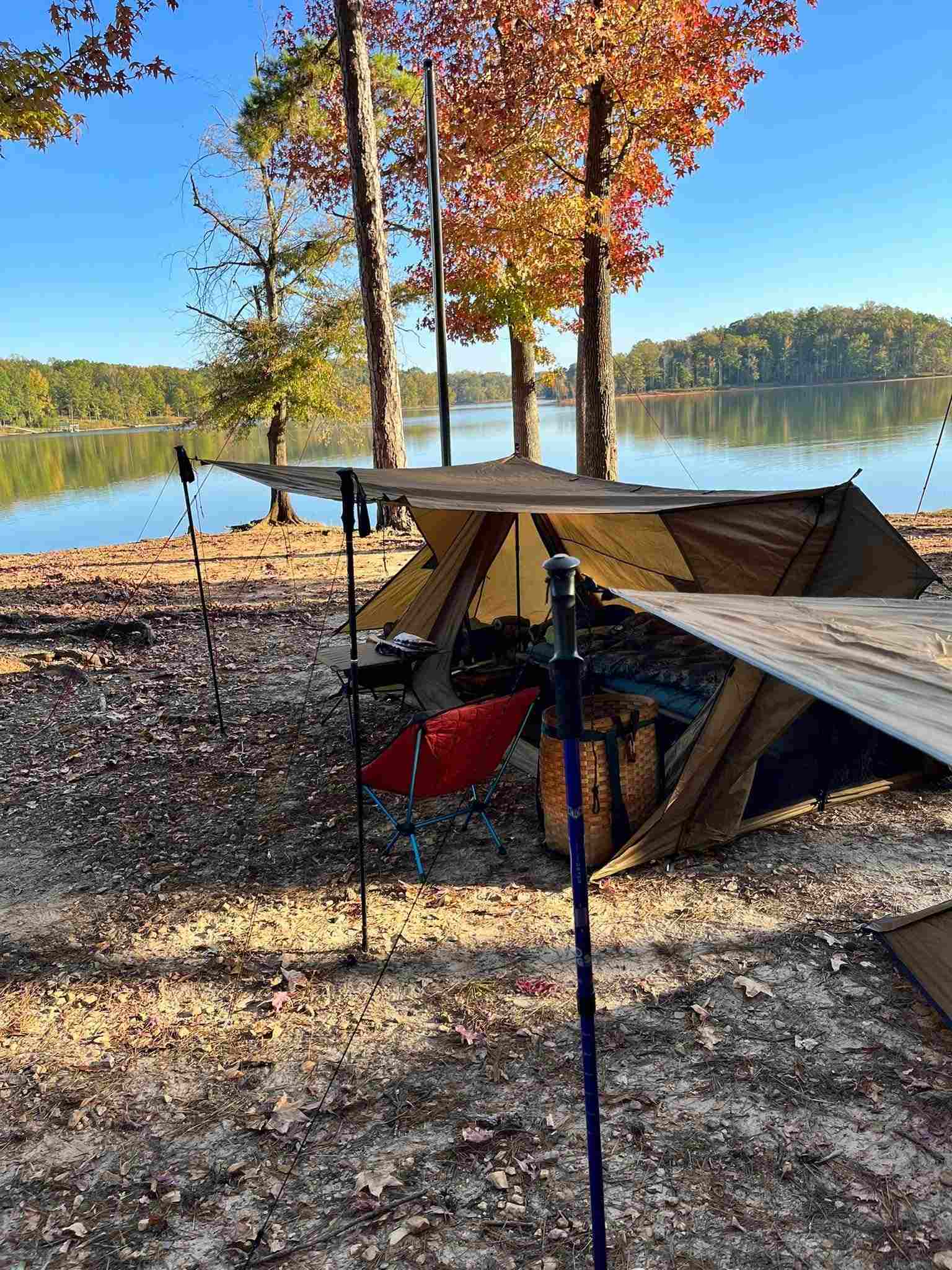 Dueling stove huts with the Mrs. STOVE HUT 第1张