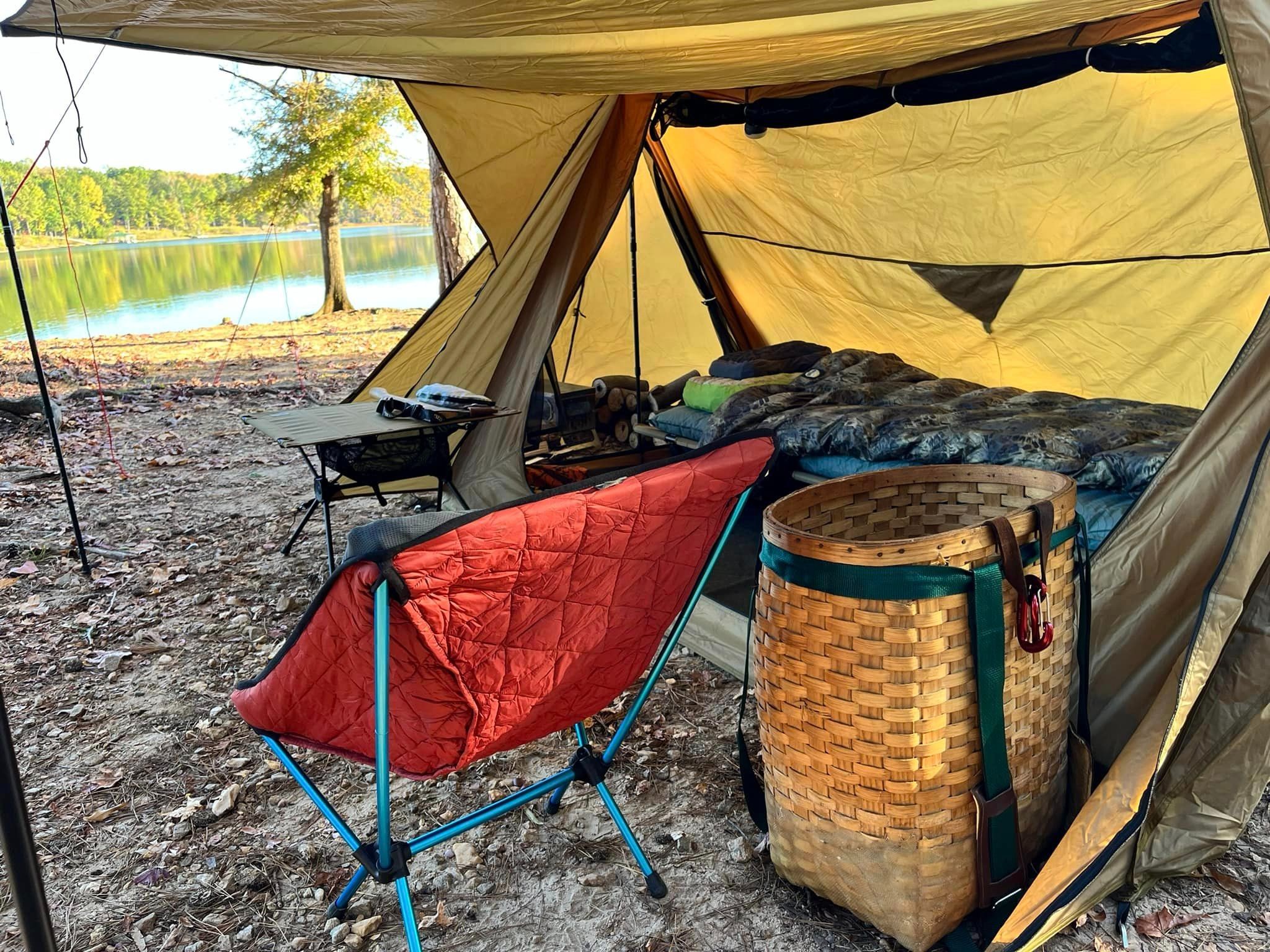 Dueling stove huts with the Mrs. STOVE HUT 第2张